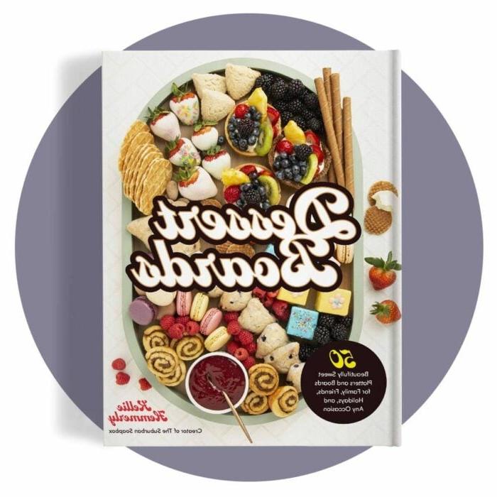 Preordina il Ricettario dei Taglieri di Dolci! 2 Copertina del libro 'Tavole da Dessert da Sogno' che mostra un assortimento di dolci
