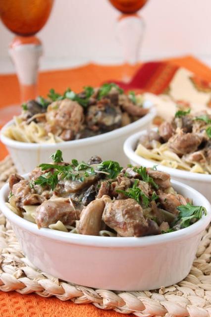 Slow Cooker Chicken Marsala Stew | The Suburban Soapbox