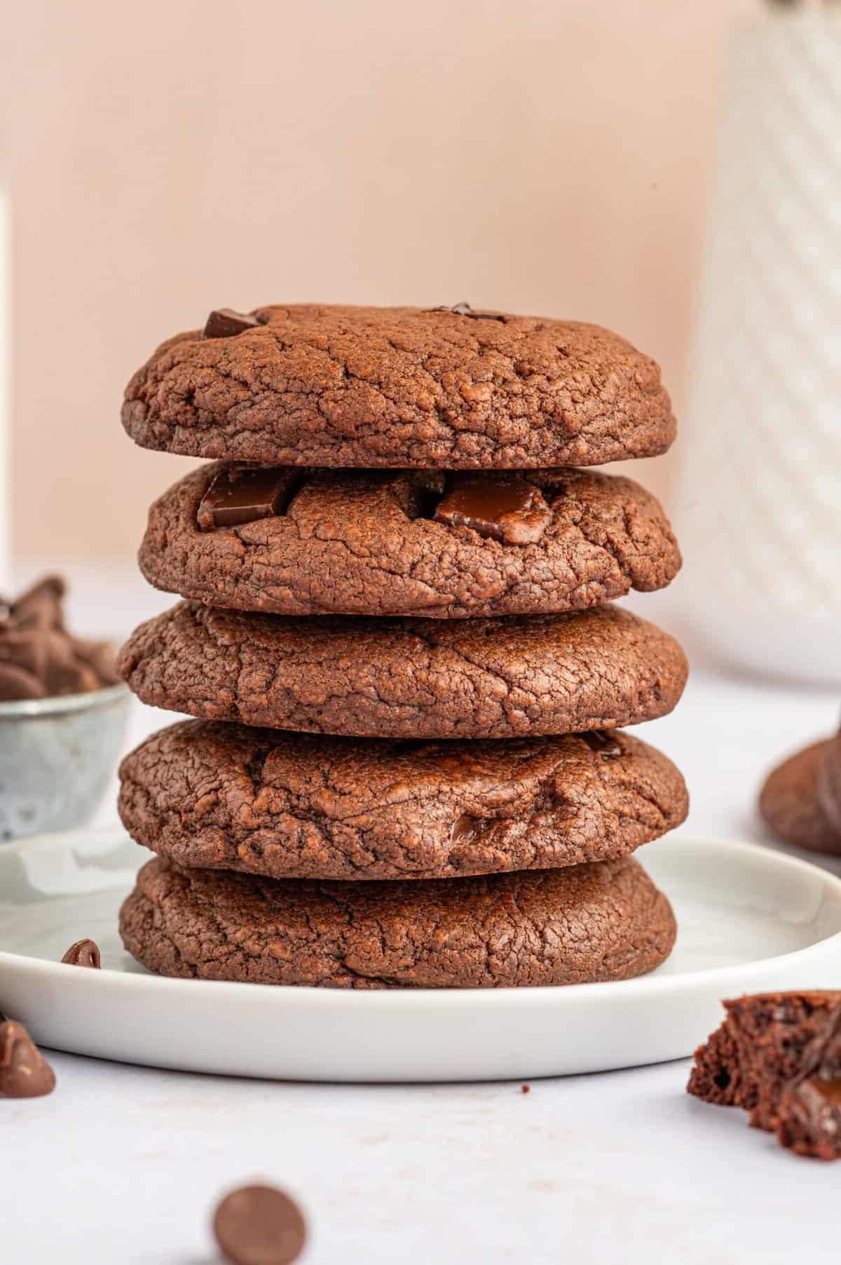 **Biscotti Doppio Cioccolato** 12 Pila di 5 biscotti al doppio cioccolato morbidi e spessi