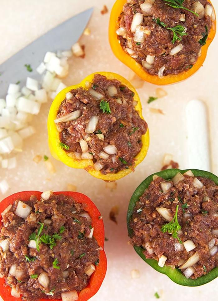 Ricetta Peperoni Ripieni Instant Pot 4 Peperoni ripieni con impasto di carne macinata