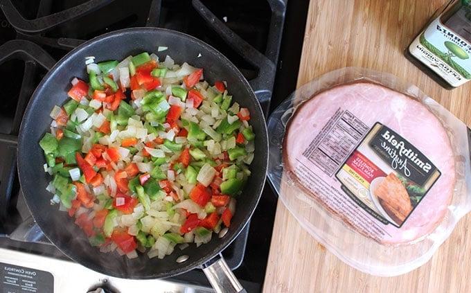Casseruola di Prosciutto, Cheddar e Hash Brown | The Suburban Soapbox #SmithfieldFlavor