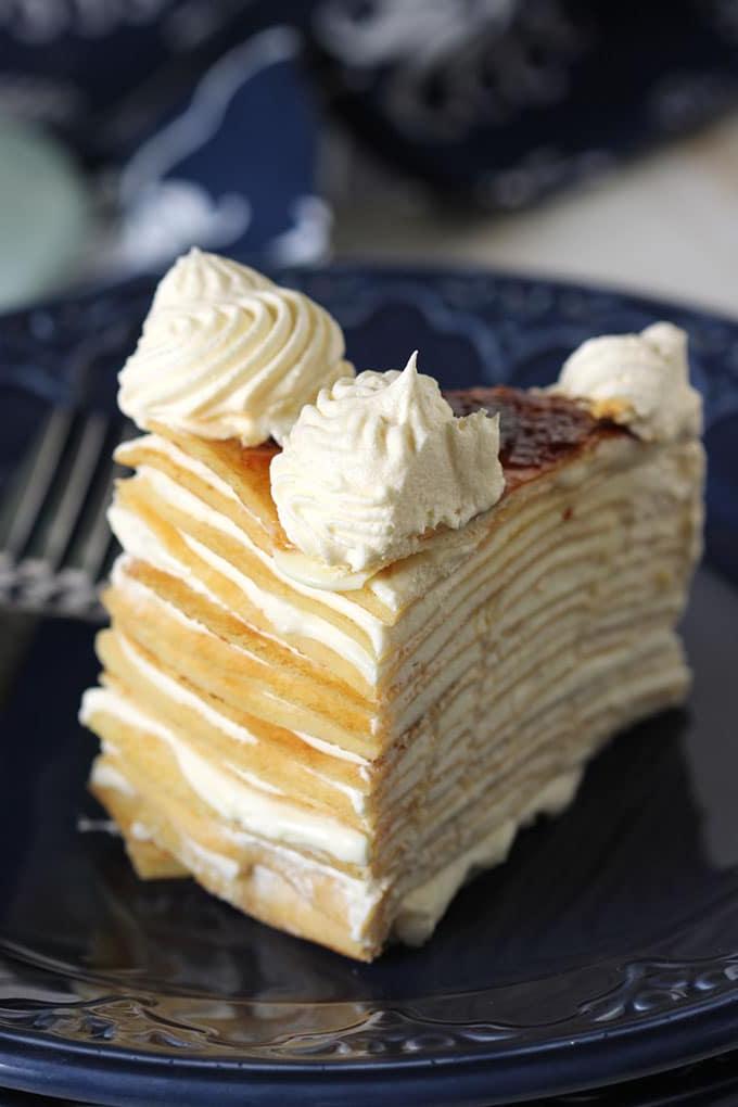 Torta di Crêpes al Limone e Mascarpone 5 Ricetta Torta di Crêpes: Strati di Delizia al Limone e Mascarpone