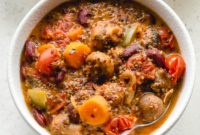 Wholesome Slow Cooker Vegetarian Chili with Quinoa and Avocado