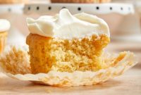Vanilla Almond Flour Cupcakes