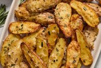Crispy Air Fryer Parmesan Rosemary Fingerling Potatoes