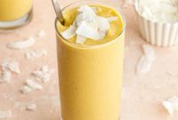 Creamy Mango Avocado Smoothie with Oats