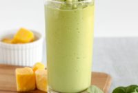 Velvety Mango Spinach Smoothie with Avocado